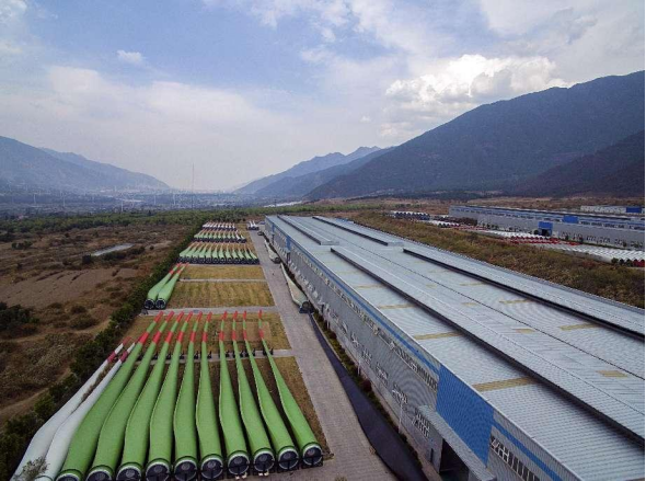 ��ɽ����70���� �� �۽������桱��׼��������ƴ���ɽ��ȫ�ƽ���������