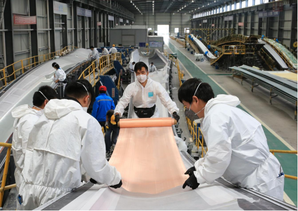 ��ɽ����70���� �� �۽������桱��׼��������ƴ���ɽ��ȫ�ƽ���������